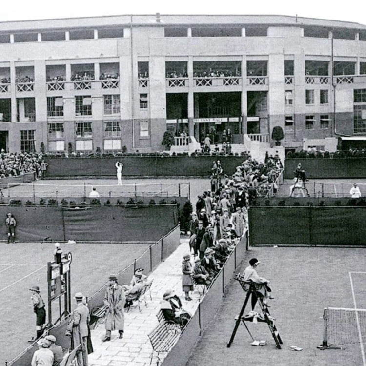 Historic image of spectators queuing to get into Wimbledon