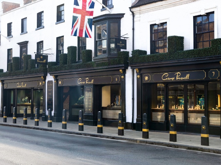 Pragnell Stratford‑upon‑Avon showroom on Wood Street, established in 1954