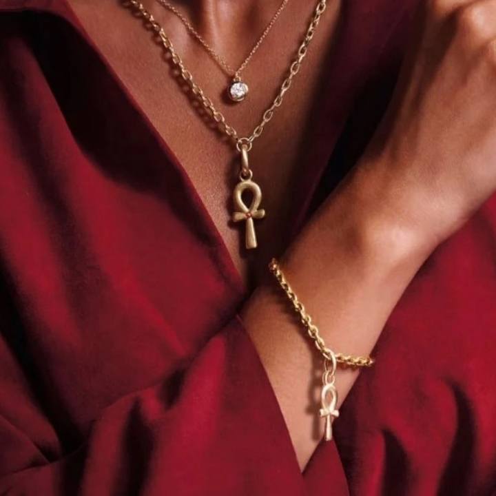 Ankh pendant in 18ct gold
