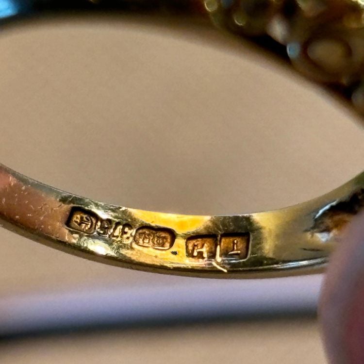 Guide to antique gold hallmarls