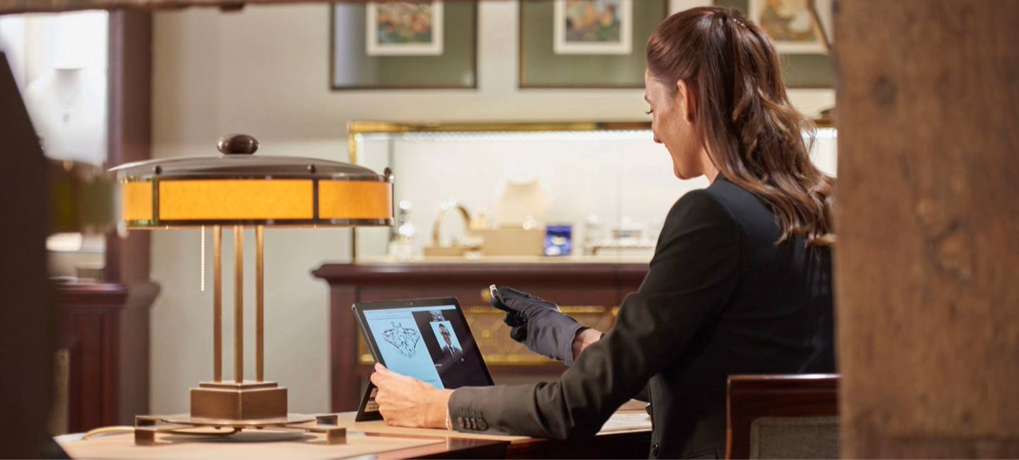 Pragnell jewellery expert conducting a virtual consultation by video call