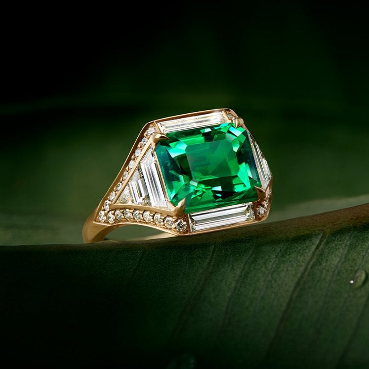 Masterpiece Muzo Emerald Ring